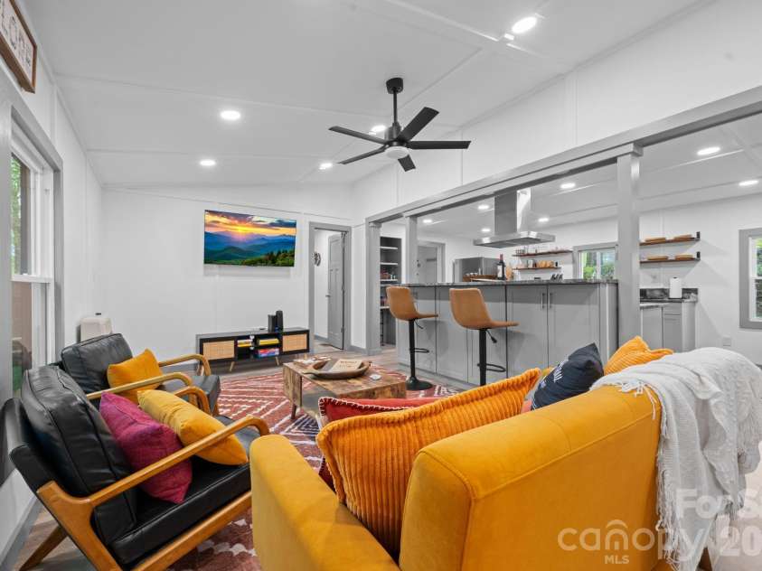 1426 Rainbow Trail, Boone, NC 28607.  MLS# CAR4376098, YatesRealty ID 32209. 