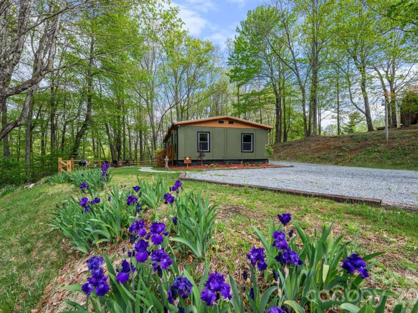 1426 Rainbow Trail, Boone, NC 28607.  MLS# CAR4376098, YatesRealty ID 32209. 