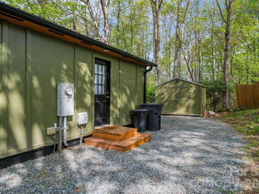 1426 Rainbow Trail, Boone, NC 28607.  MLS# CAR4376098, YatesRealty ID 32209. 