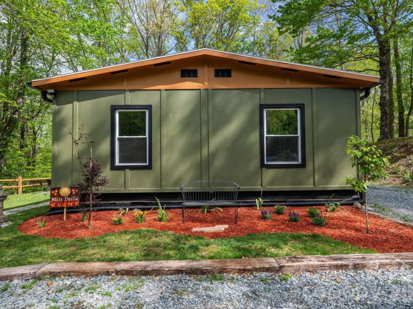 1426 Rainbow Trail, Boone, NC 28607.  MLS# CAR4376098, YatesRealty ID 32209. 