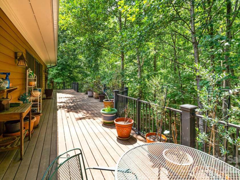 146 Harbor Watch Drive, Statesville, NC 28677.  MLS# CAR4292080, YatesRealty ID 32209. Upper Deck