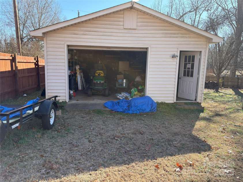 1432 Poston Drive, Lincolnton, NC 28092.  MLS# CAR4209822, YatesRealty ID 3221. 