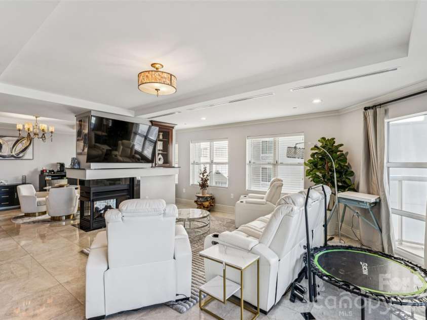 520 Martin Luther King Jr Boulevard, Charlotte, NC 28202.  MLS# CAR4346374, YatesRealty ID 3221. 