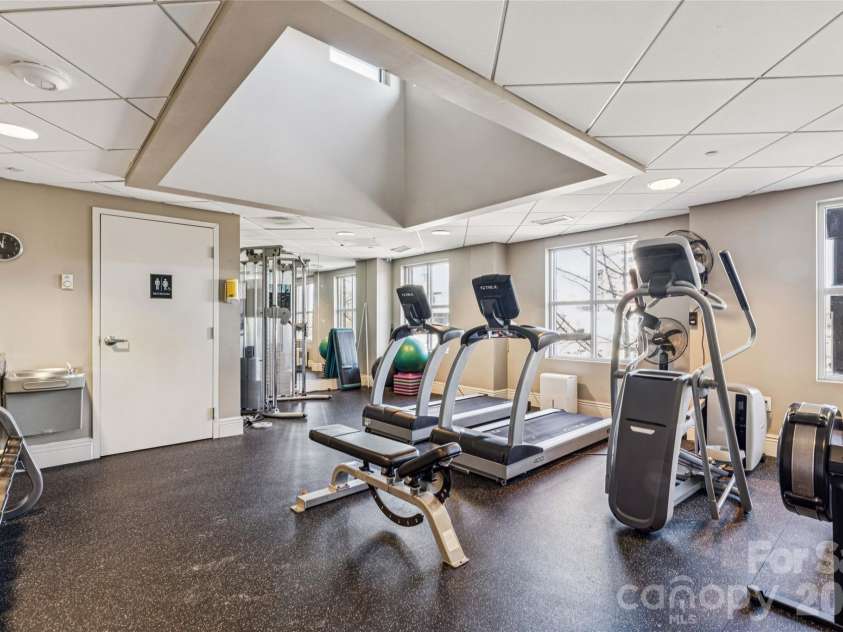 520 Martin Luther King Jr Boulevard, Charlotte, NC 28202.  MLS# CAR4346374, YatesRealty ID 3221. 