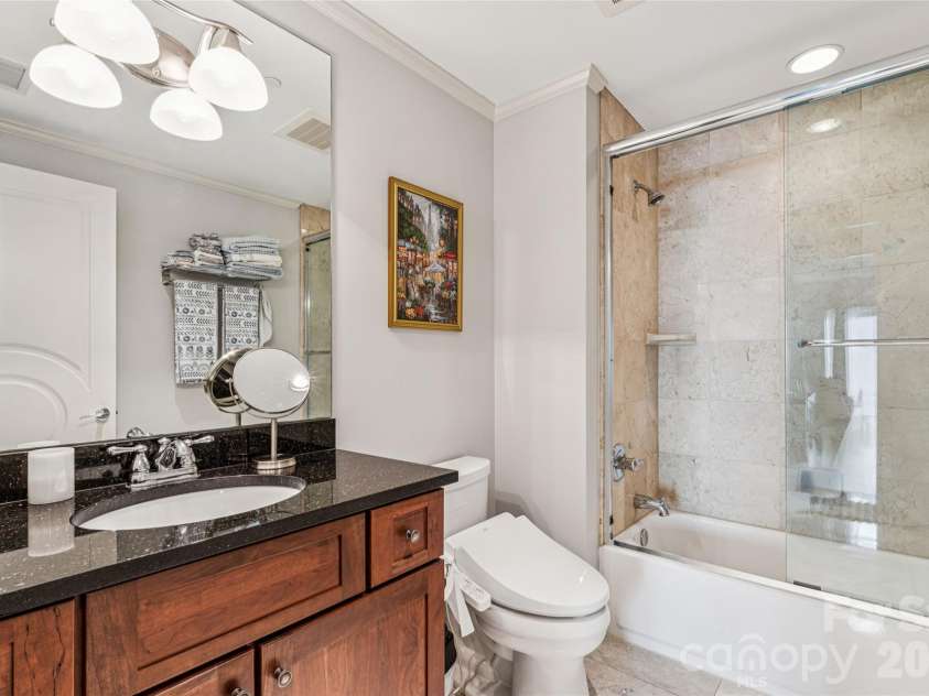 520 Martin Luther King Jr Boulevard, Charlotte, NC 28202.  MLS# CAR4346374, YatesRealty ID 3221. 