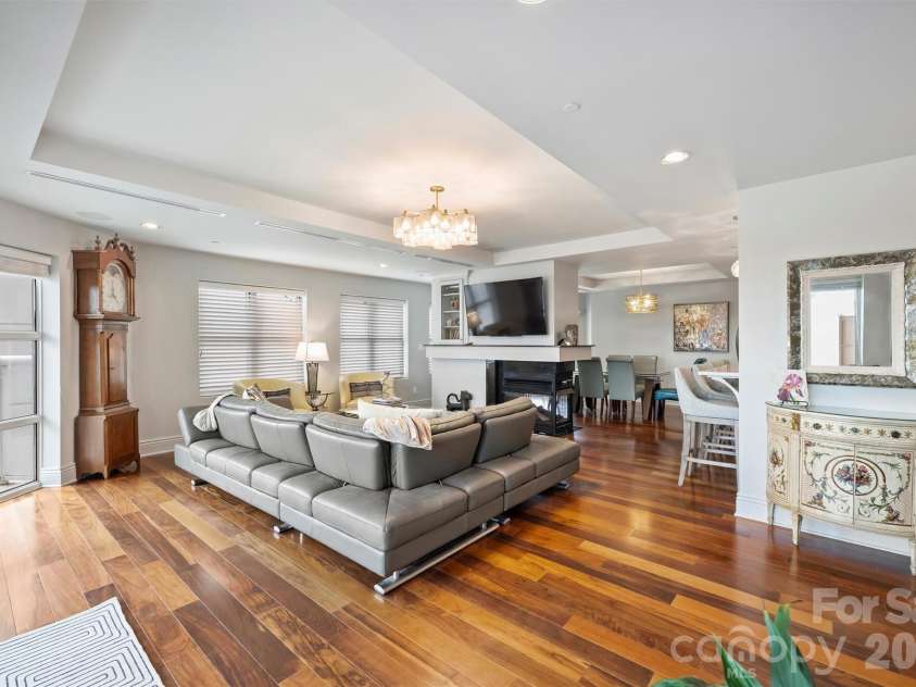 520 Martin Luther King Jr Boulevard, Charlotte, NC 28202.  MLS# CAR4346593, YatesRealty ID 3221. 