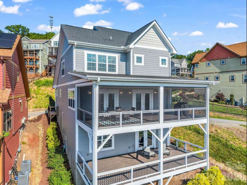 66 Tudor Way, Black Mountain, NC 28711.  MLS# CAR4385710, YatesRealty ID 32210. 