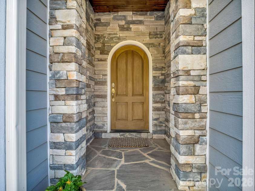 66 Tudor Way, Black Mountain, NC 28711.  MLS# CAR4385710, YatesRealty ID 32210. 