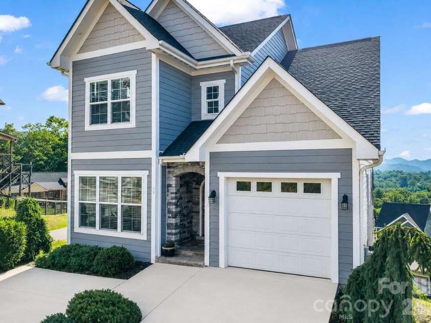 66 Tudor Way, Black Mountain, NC 28711.  MLS# CAR4385710, YatesRealty ID 32210. 