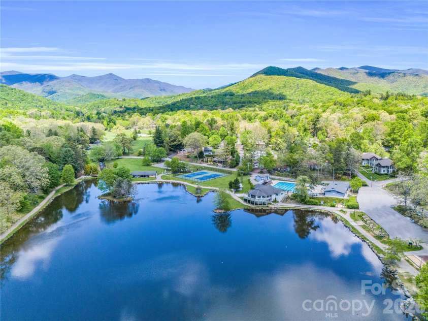 66 Tudor Way, Black Mountain, NC 28711.  MLS# CAR4385710, YatesRealty ID 32210. 