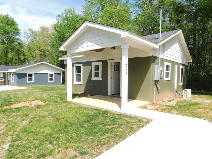 809/812 Marve Street, Gastonia, NC 28052.  MLS# CAR4292517, YatesRealty ID 32210. 