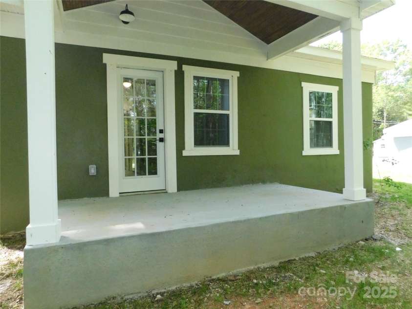 809/812 Marve Street, Gastonia, NC 28052.  MLS# CAR4292517, YatesRealty ID 32210. 