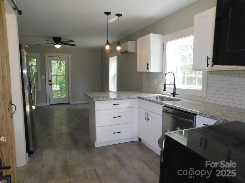 809/812 Marve Street, Gastonia, NC 28052.  MLS# CAR4292517, YatesRealty ID 32210. 