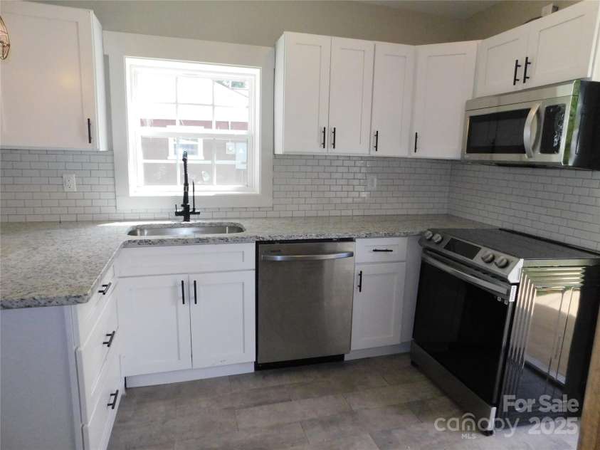 809/812 Marve Street, Gastonia, NC 28052.  MLS# CAR4292517, YatesRealty ID 32210. 