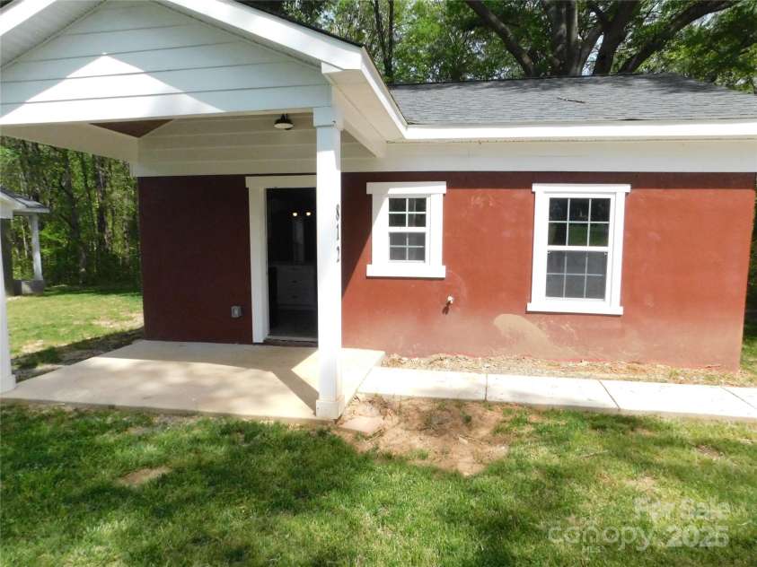 809/812 Marve Street, Gastonia, NC 28052.  MLS# CAR4292517, YatesRealty ID 32210. 
