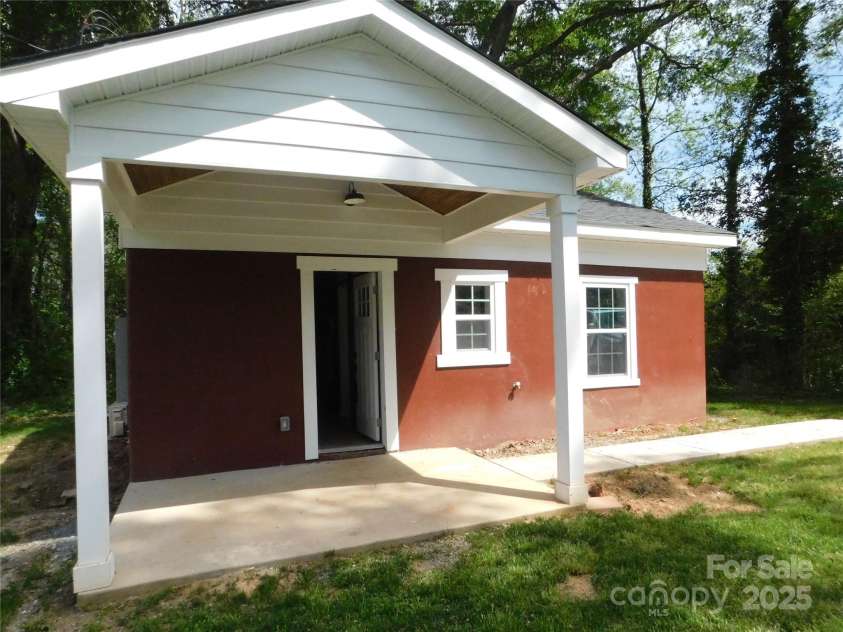 809/812 Marve Street, Gastonia, NC 28052.  MLS# CAR4292517, YatesRealty ID 32210. 