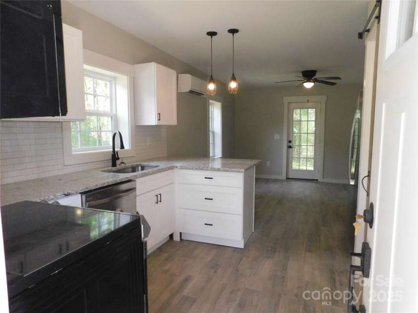 809/812 Marve Street, Gastonia, NC 28052.  MLS# CAR4292517, YatesRealty ID 32210. 