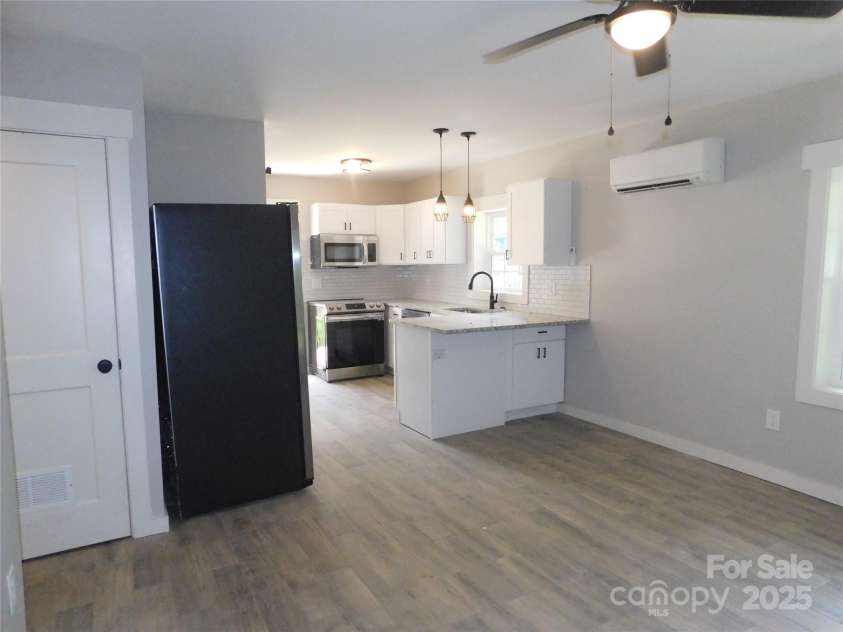 809/812 Marve Street, Gastonia, NC 28052.  MLS# CAR4292517, YatesRealty ID 32210. 