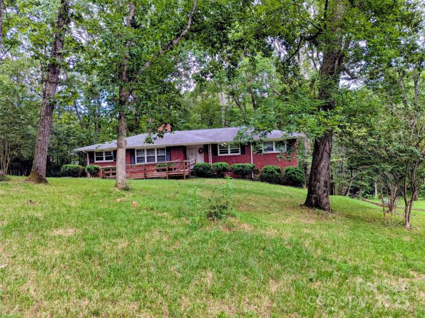 505 Richards Drive, Shelby, NC 28150.  MLS# CAR4287142, YatesRealty ID 32211. Beautiful trees