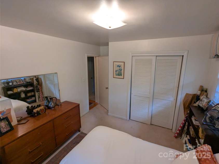 505 Richards Drive, Shelby, NC 28150.  MLS# CAR4287142, YatesRealty ID 32211. Double closet in 2nd bedroom