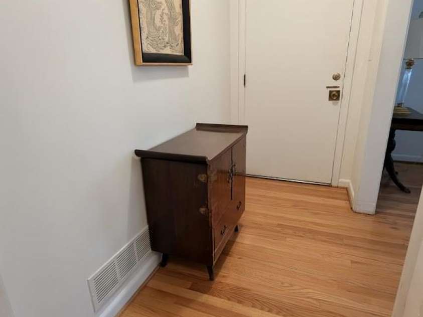 505 Richards Drive, Shelby, NC 28150.  MLS# CAR4287142, YatesRealty ID 32211. Foyer