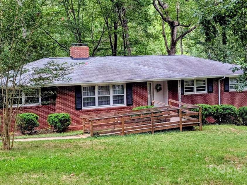 505 Richards Drive, Shelby, NC 28150.  MLS# CAR4287142, YatesRealty ID 32211. Front view