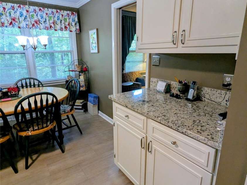 505 Richards Drive, Shelby, NC 28150.  MLS# CAR4287142, YatesRealty ID 32211. Granite countertops