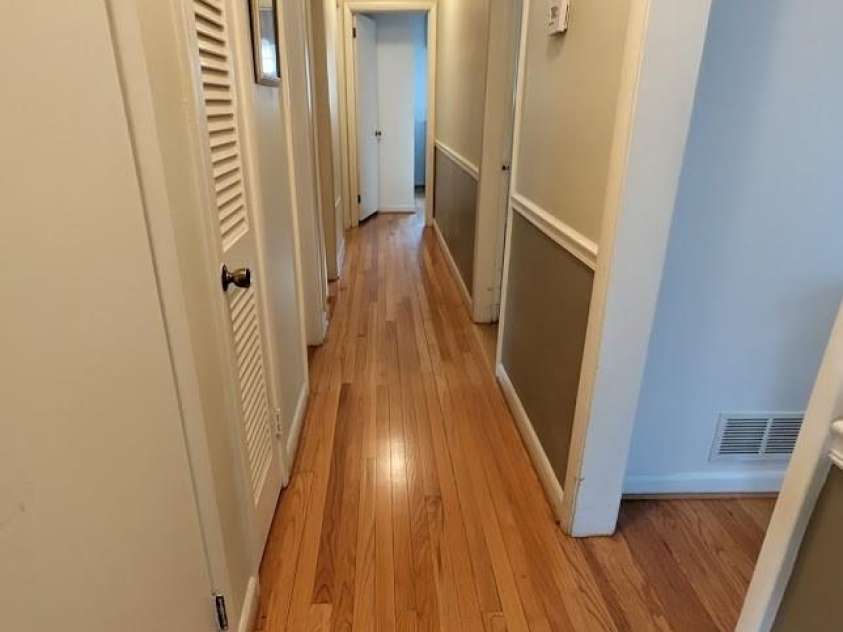 505 Richards Drive, Shelby, NC 28150.  MLS# CAR4287142, YatesRealty ID 32211. Hardwood floors - hallway