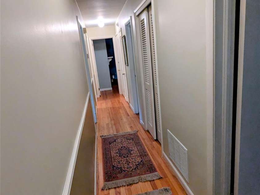505 Richards Drive, Shelby, NC 28150.  MLS# CAR4287142, YatesRealty ID 32211. Hardwoods in the hallway