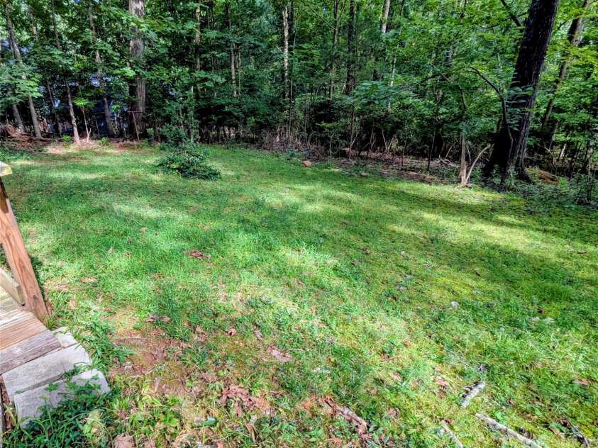 505 Richards Drive, Shelby, NC 28150.  MLS# CAR4287142, YatesRealty ID 32211. Spacious back yard!