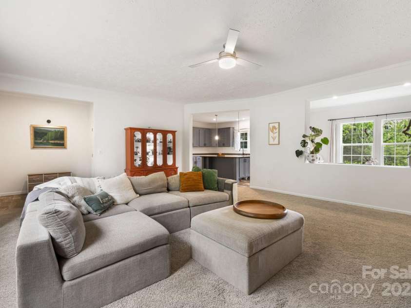 178 Spencer Street, Clyde, NC 28721.  MLS# CAR4281208, YatesRealty ID 32212. 