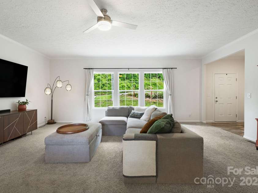 178 Spencer Street, Clyde, NC 28721.  MLS# CAR4281208, YatesRealty ID 32212. 