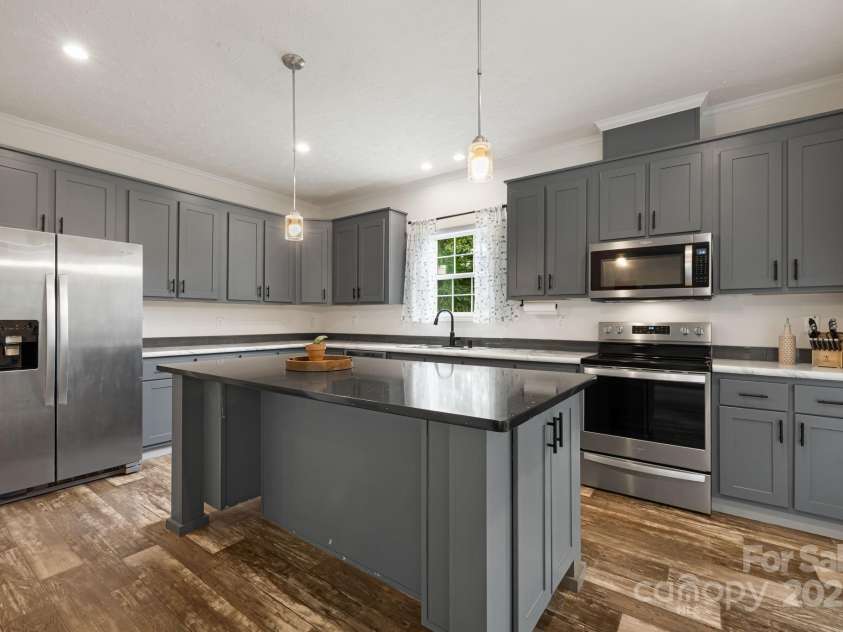 178 Spencer Street, Clyde, NC 28721.  MLS# CAR4281208, YatesRealty ID 32212. 