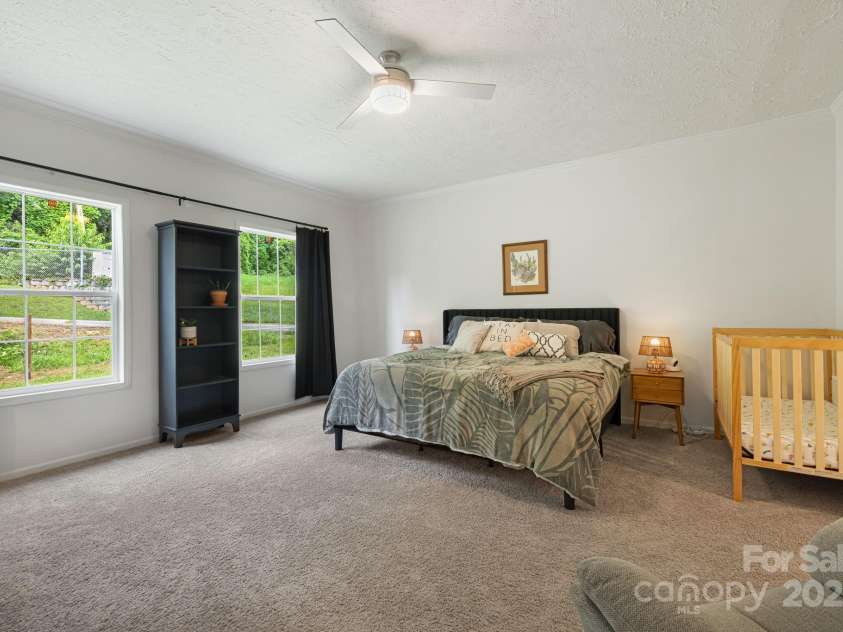 178 Spencer Street, Clyde, NC 28721.  MLS# CAR4281208, YatesRealty ID 32212. 