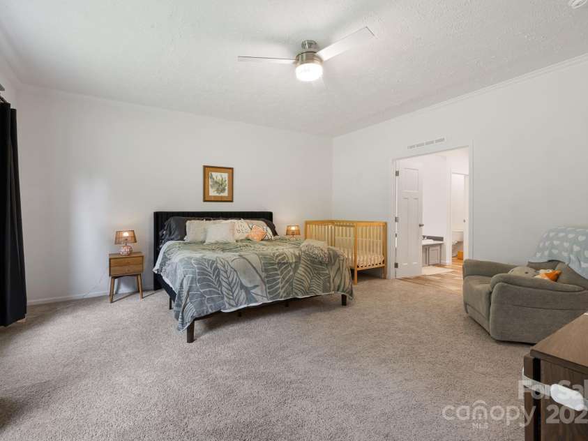 178 Spencer Street, Clyde, NC 28721.  MLS# CAR4281208, YatesRealty ID 32212. 