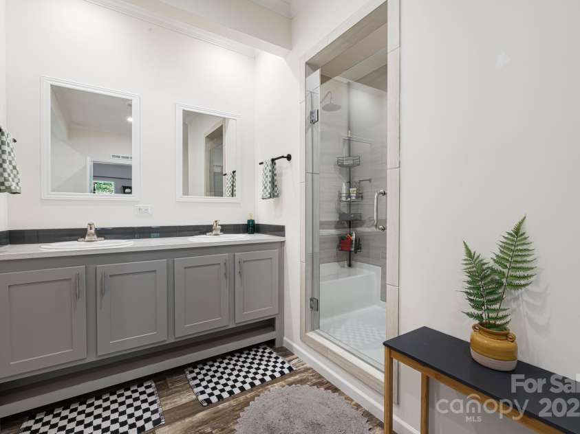 178 Spencer Street, Clyde, NC 28721.  MLS# CAR4281208, YatesRealty ID 32212. 