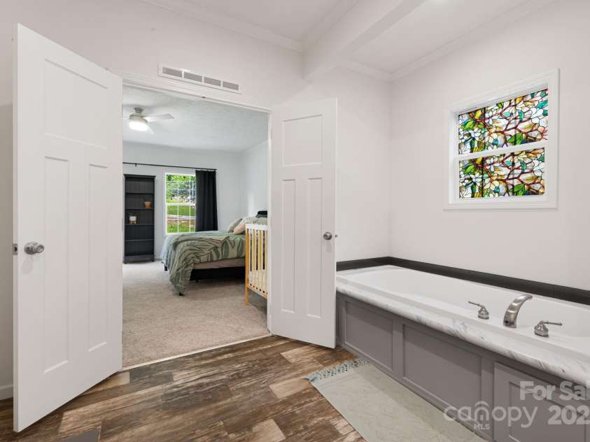 178 Spencer Street, Clyde, NC 28721.  MLS# CAR4281208, YatesRealty ID 32212. 