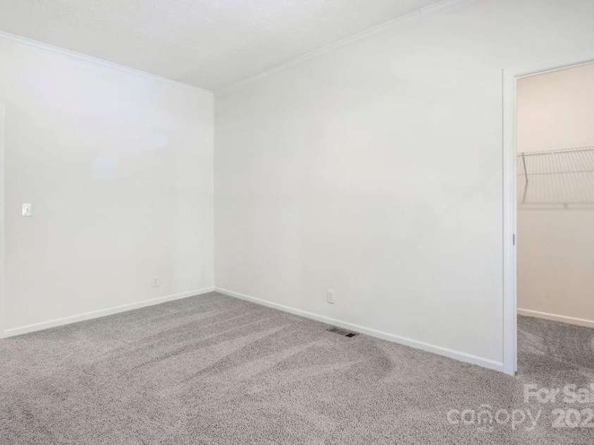 178 Spencer Street, Clyde, NC 28721.  MLS# CAR4315737, YatesRealty ID 32212. 