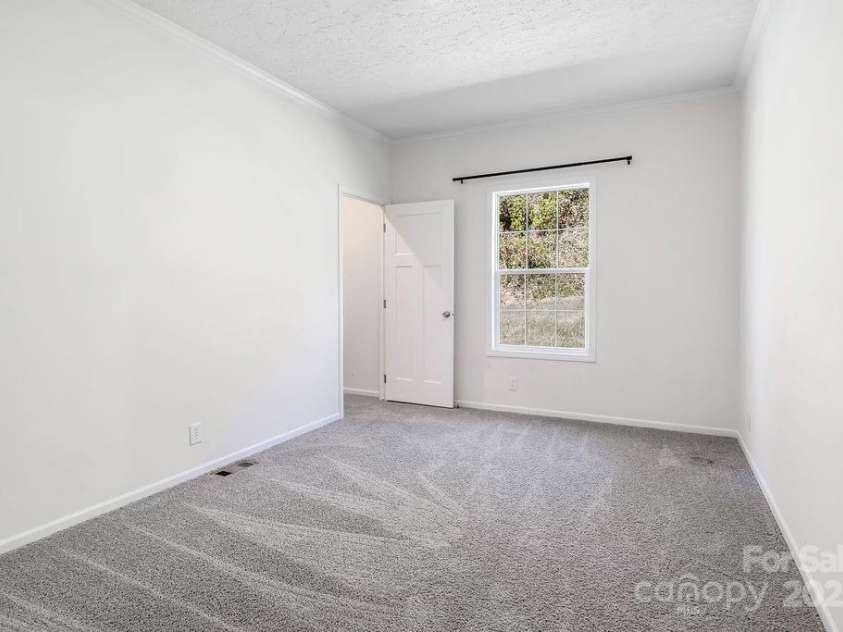 178 Spencer Street, Clyde, NC 28721.  MLS# CAR4315737, YatesRealty ID 32212. 