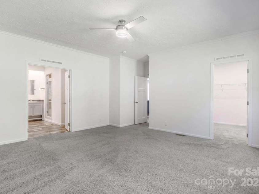 178 Spencer Street, Clyde, NC 28721.  MLS# CAR4315737, YatesRealty ID 32212. 