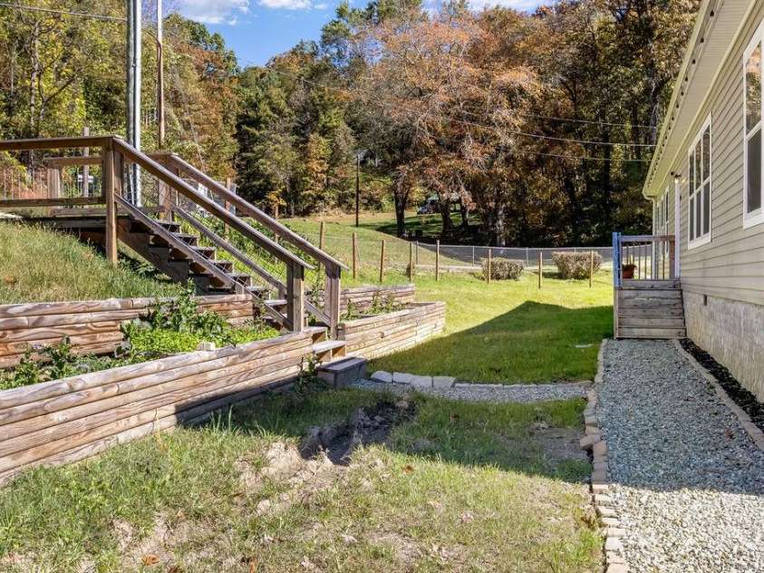 178 Spencer Street, Clyde, NC 28721.  MLS# CAR4315737, YatesRealty ID 32212. 