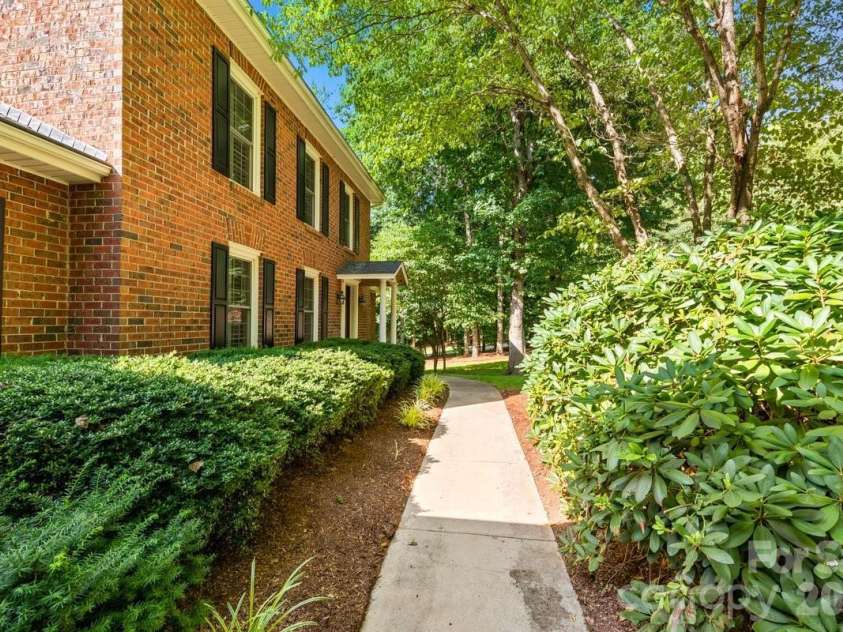207 Lost Corner Road, Morganton, NC 28655.  MLS# CAR4390860, YatesRealty ID 32212. 