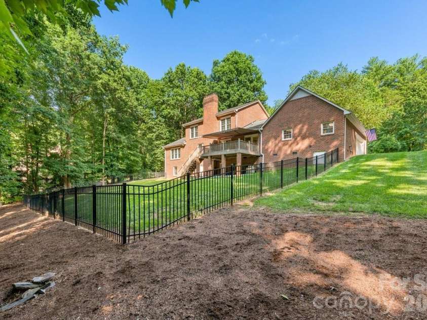 207 Lost Corner Road, Morganton, NC 28655.  MLS# CAR4390860, YatesRealty ID 32212. 
