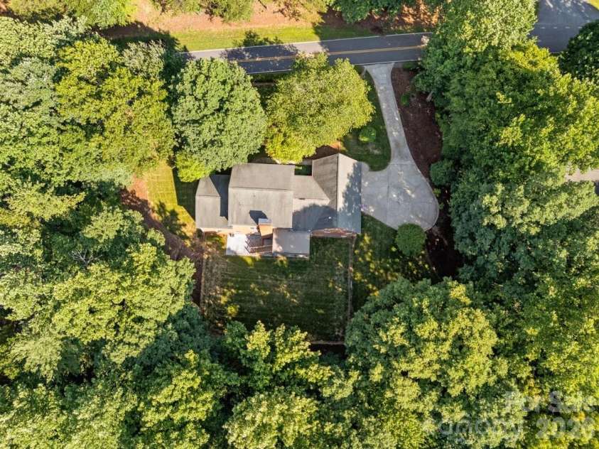 207 Lost Corner Road, Morganton, NC 28655.  MLS# CAR4390860, YatesRealty ID 32212. 