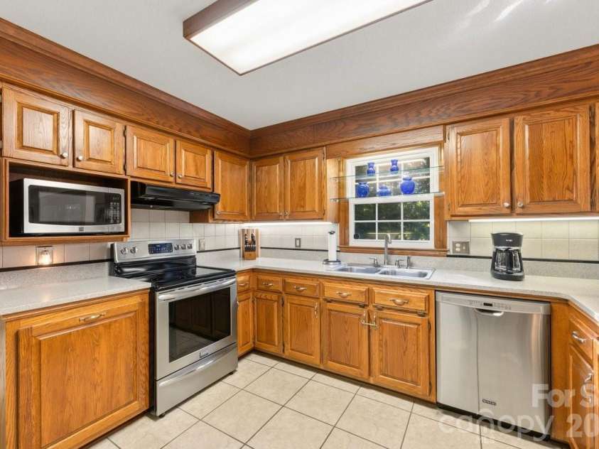 207 Lost Corner Road, Morganton, NC 28655.  MLS# CAR4390860, YatesRealty ID 32212. 