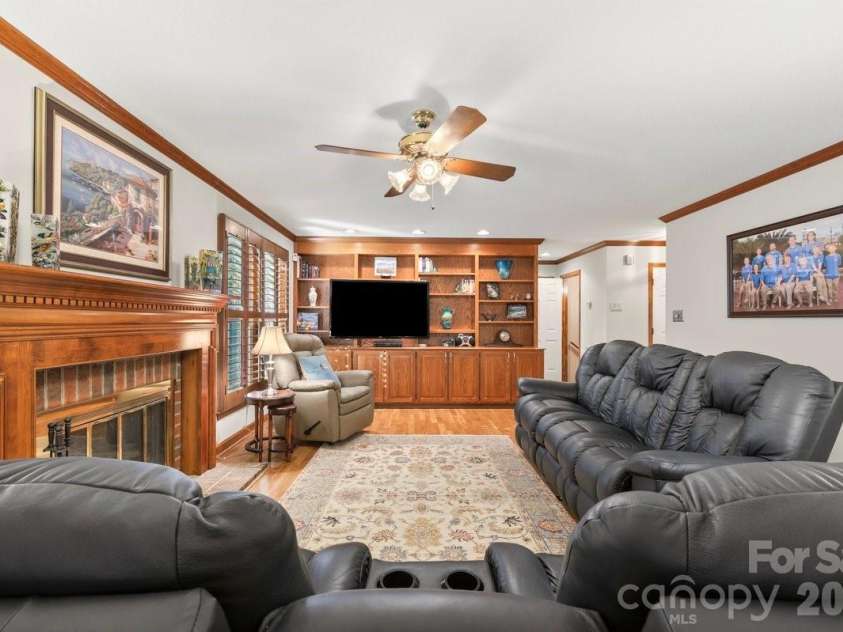 207 Lost Corner Road, Morganton, NC 28655.  MLS# CAR4390860, YatesRealty ID 32212. 