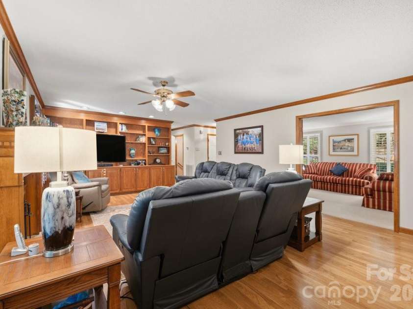 207 Lost Corner Road, Morganton, NC 28655.  MLS# CAR4390860, YatesRealty ID 32212. 