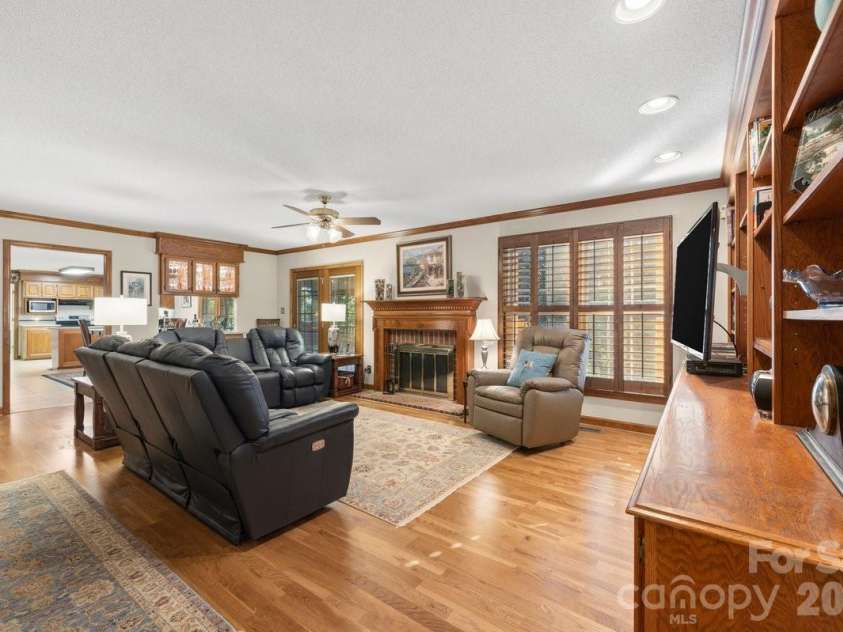 207 Lost Corner Road, Morganton, NC 28655.  MLS# CAR4390860, YatesRealty ID 32212. 