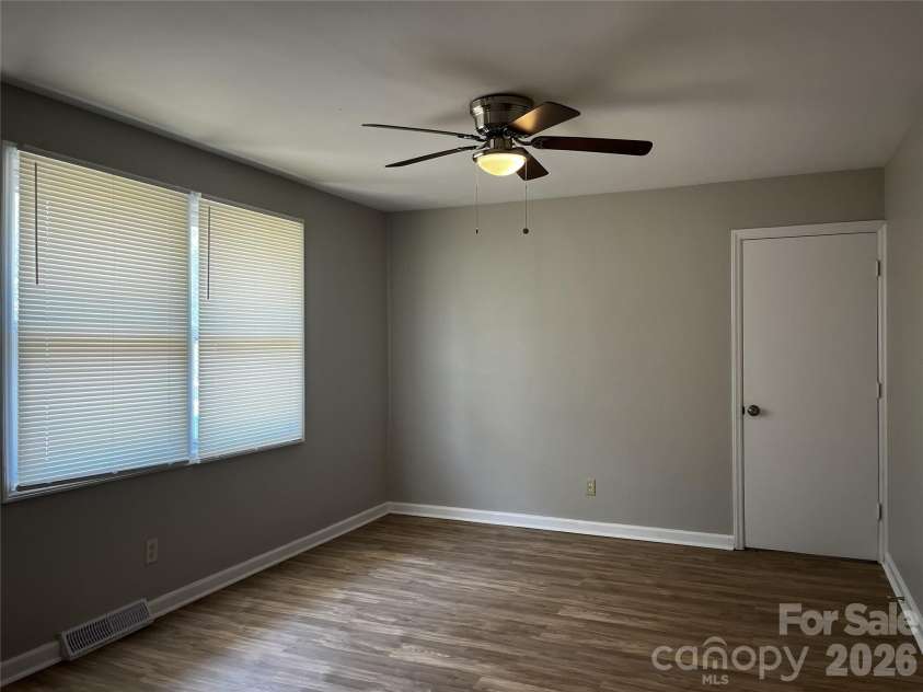 2213 Shamrock Drive, Charlotte, NC 28205.  MLS# CAR4368350, YatesRealty ID 32213. 