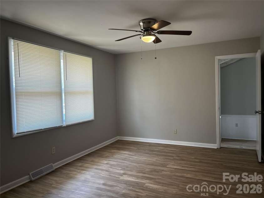 2213 Shamrock Drive, Charlotte, NC 28205.  MLS# CAR4368350, YatesRealty ID 32213. 